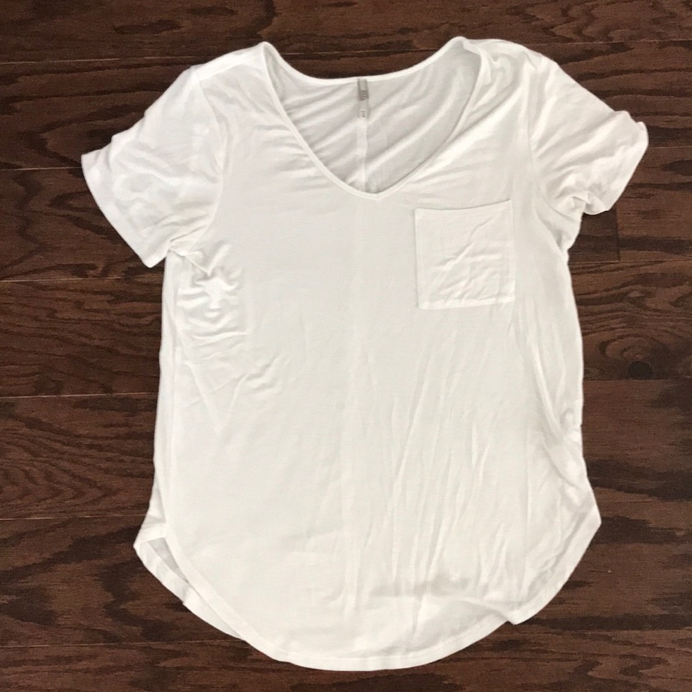 Buckle BKE White vneck tee shirt Small